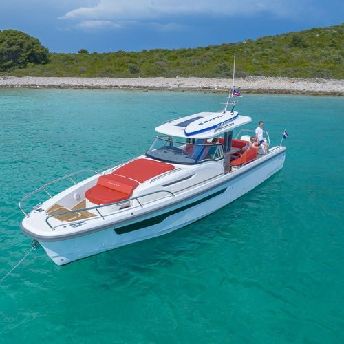 Inboard express cruiser - T11 - Nimbus - outboard / diesel / twin-engine
