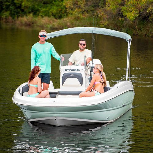Outboard deck boat - 206CC - Stingray Boats - ski / sport-fishing / 9-person max.