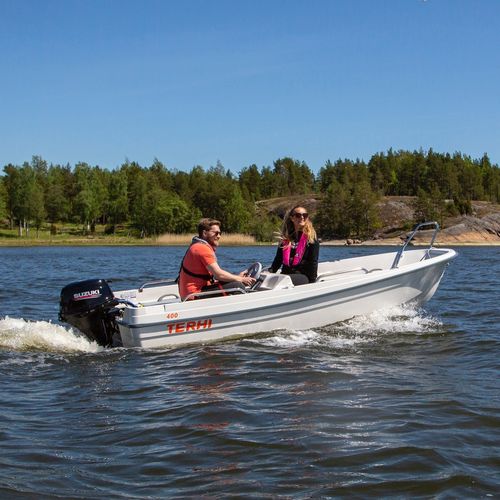 Outboard center console boat - 400 C  - Terhi Oy - side console / ski / sport-fishing