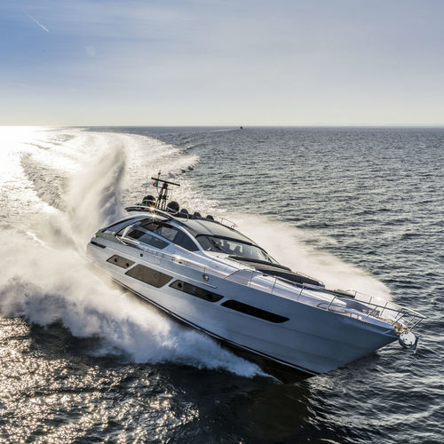 Cruising motor yacht - 9X - Pershing - 4-cabin