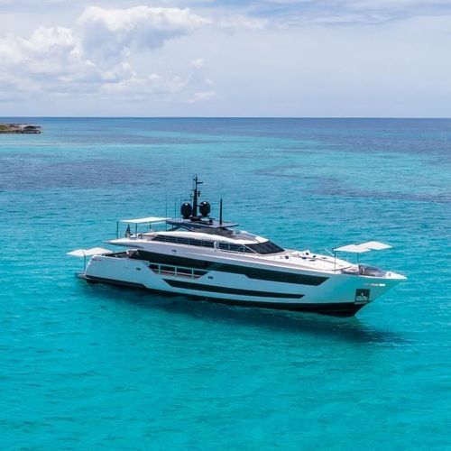 Cruising super-yacht - 120' - Custom Line Yacht - flybridge / 5-cabin / GRP