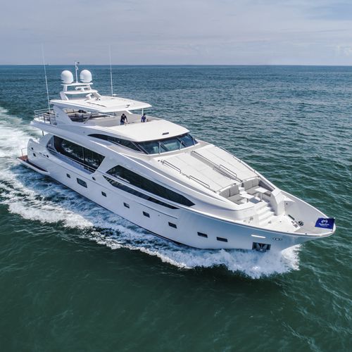 Cruising super-yacht - CC115 - Horizon - flybridge / displacement / custom