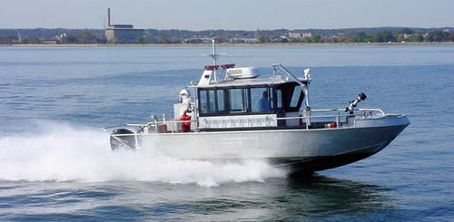 Fireboat - 9 M - Derecktor - outboard