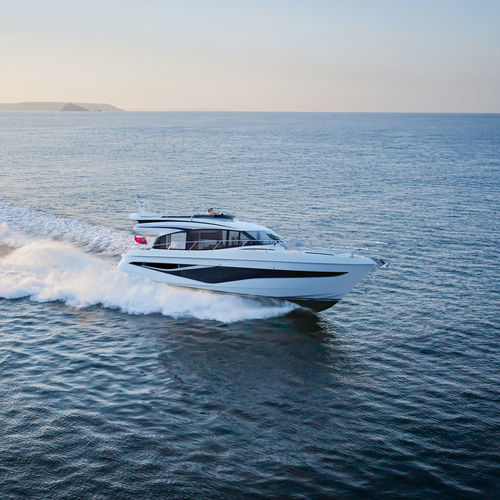 Cruising motor yacht - F58 - Princess - flybridge / 3-cabin / 6-berth