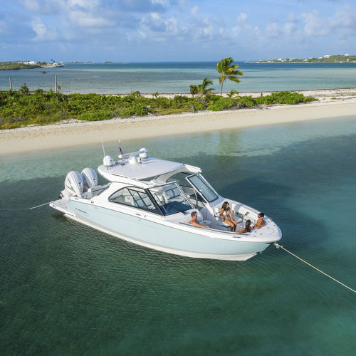 Outboard express cruiser - LX36 - Regal - twin-engine / dual-console / bowrider