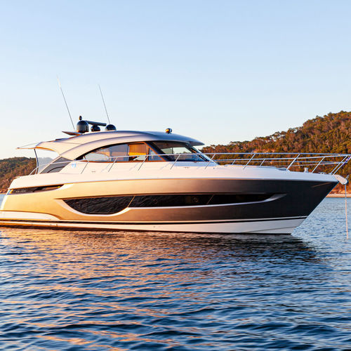 Sport motor yacht - 4600 - Riviera - hard-top / 3-cabin / 2-cabin