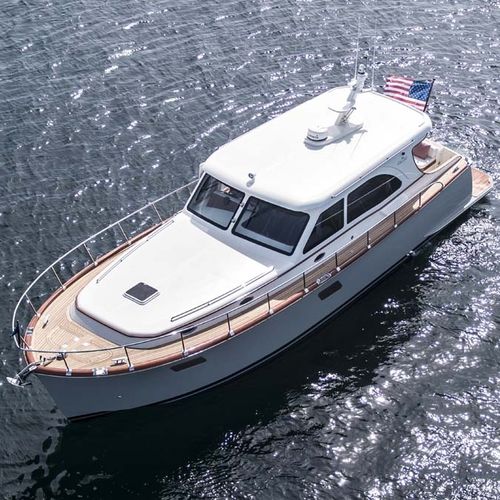 Cruising motor yacht - 50 - Vicem Yachts - classic / hard-top / 3-cabin