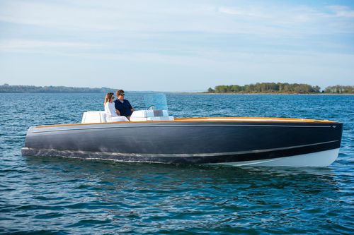 Inboard yacht tender - DASHER  - Hinckley - electric / single-engine / center console