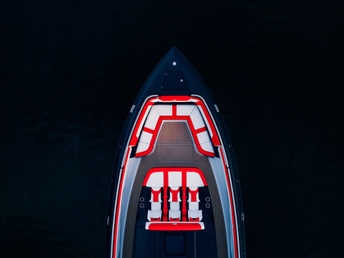 Outboard center console boat - 52′ THUNDER - Cigarette Racing Team