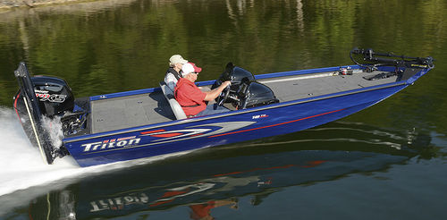 Outboard bass boat - 18 TX - Triton Boats - dual-console / sport-fishing / 4-person max.