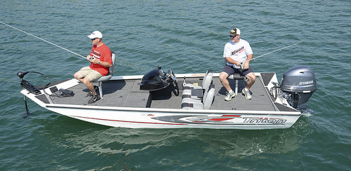 Outboard crappie boat - 17 C TX - Triton Boats - side console / sport-fishing / aluminum