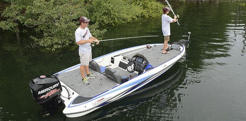 Outboard bass boat - 179 TRX - Triton Boats - side console / sport-fishing