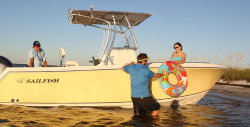 Outboard center console boat - 220CC - Sailfish - sport-fishing / 8-person max. / with T-top