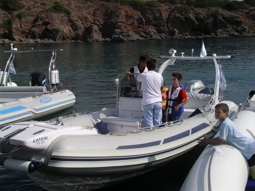 Outboard inflatable boat - CORVETTE 68  - Mostro - rigid / side console / 10-person max.