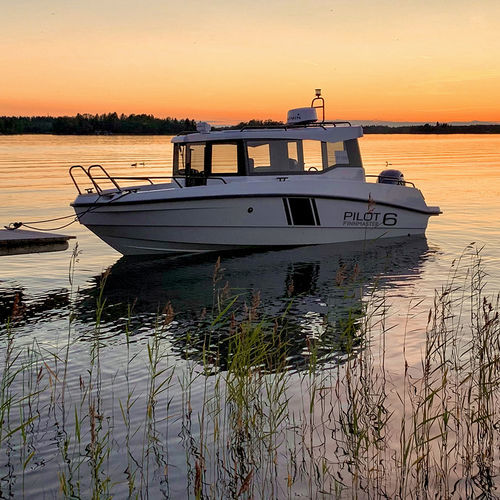 Outboard walkaround - PILOT 6 - Finnmaster Boats Oy - wheelhouse / fishing / aluminum