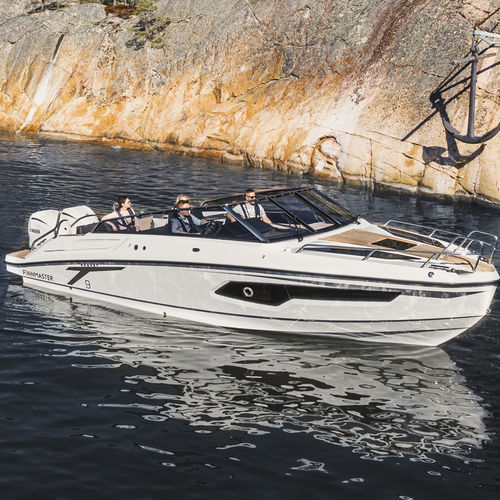 Outboard cabin cruiser - T9 - Finnmaster Boats Oy - twin-engine / open / dual-console
