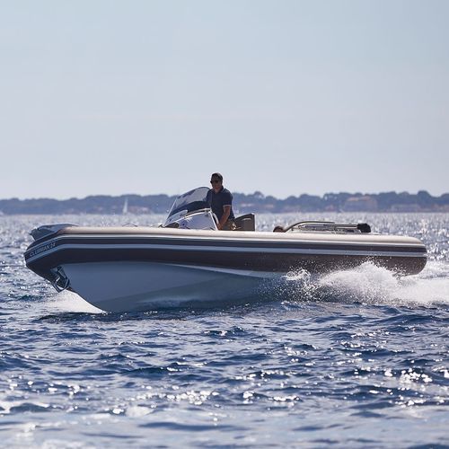 Outboard inflatable boat - CLUBMAN 24 - Joker Boat - rigid / open / center console