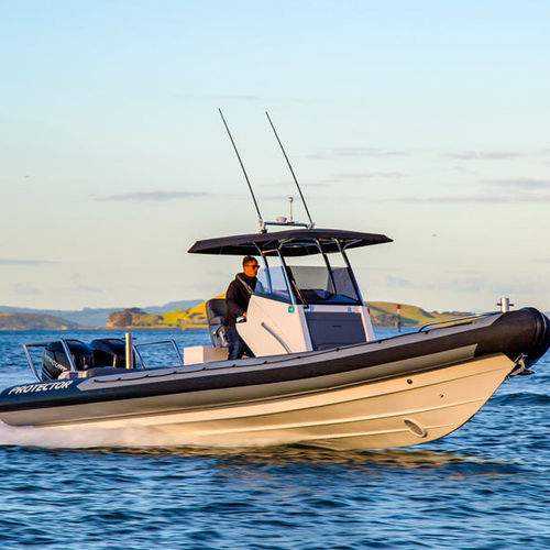 Outboard inflatable boat - 330 CHASE - Rayglass Boats - twin-engine / rigid / center console