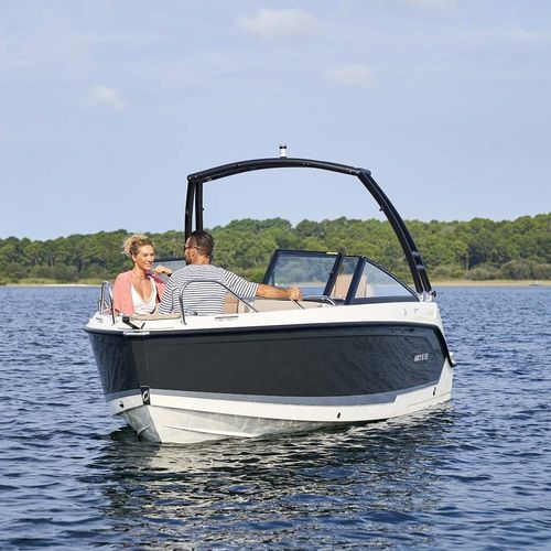 Outboard day cruiser - Activ 605 Bowrider - Quicksilver Boats - open / dual-console / bowrider