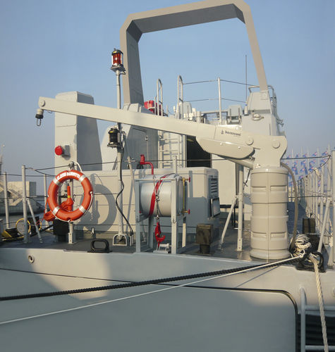 Boat davit - G 340 - G 341 - Besenzoni SpA - for yacht / hydraulic / rotating