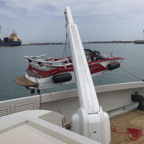 Yacht crane - G 370 - Besenzoni SpA - for boat / telescopic / hydraulic