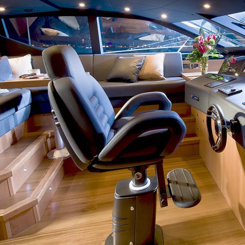 Pilot seat - P 416 A PRESIDENT AUTOMATIC  - Besenzoni SpA - for yacht / with armrests / adjustable