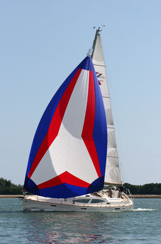 Gennaker - Hydesails - for cruising sailboats / tri-radial cut