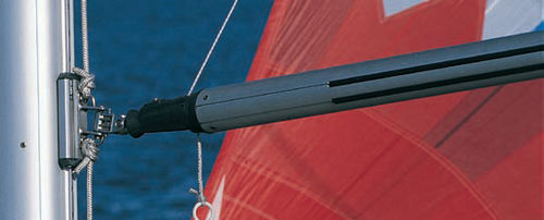 Spinnaker pole car with shackle - 511-585-03 - Seldén Mast AB - with ring