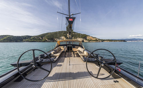 Sailing yacht boom - Hall Spars & rigging - custom / V / carbon