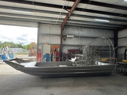 Passenger airboat - American Airboats