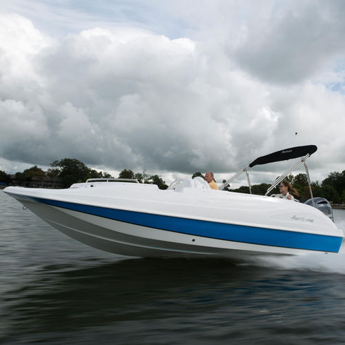 Outboard deck boat - SS 202 OB - Hurricane - wakeboard / 12-person max ...