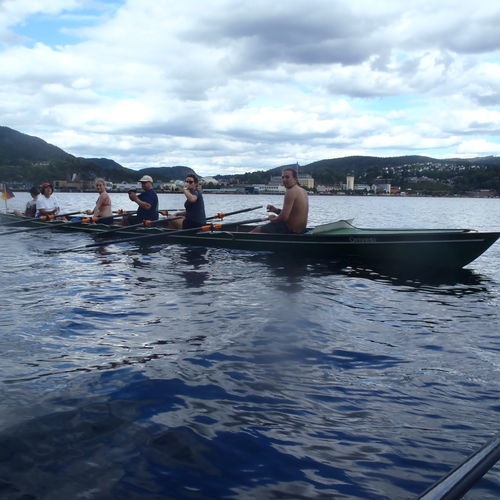 Touring rowing boat - E4x+ - Baumgarten Bootsbau - recreational / quadruple scull / with coxswain
