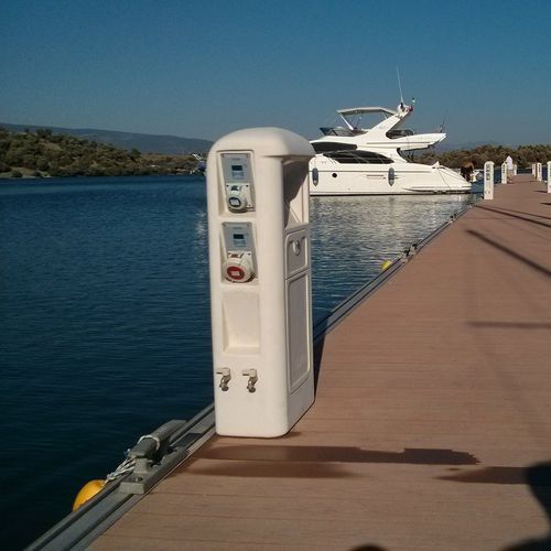 Pedestal with builtin light SMART Plus Marine electrical