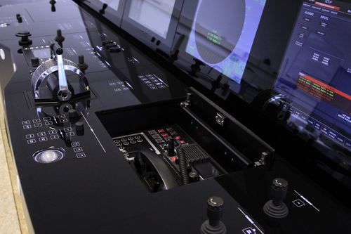 Yacht control panel - Radio Zeeland DMP - thruster / motor