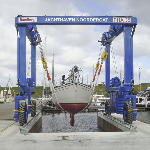 Remotely controlled travel lift - PHA35 - ROODBERG - for heavy loads / U-shaped / electric