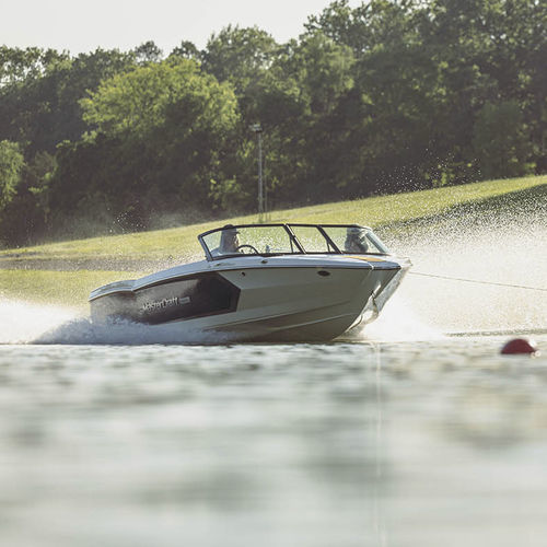 inboard deck boat - MasterCraft