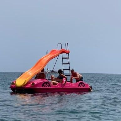 4-person pedal boat - HIDROFERRARI - AVENTURAS AQUATICAS - LA NORIA - polyethylene / with slide / for rental companies