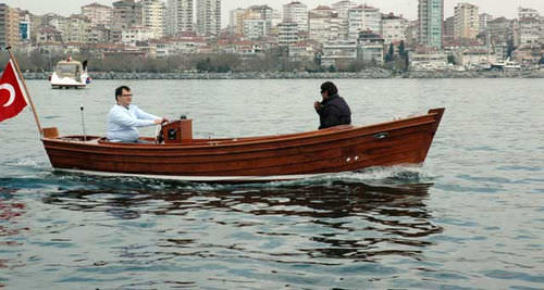 Inboard center console boat - 19 CS & ROYAL  - Moonday Yachts - sundeck / teak deck