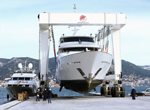 Remotely controlled travel lift - BHT 560 - ASCOM - all-wheel steering / for heavy loads / U-shaped