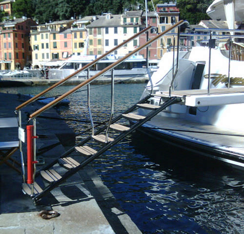 Yacht ladder - MANUAL - C-QUIP - lateral / boarding / carbon