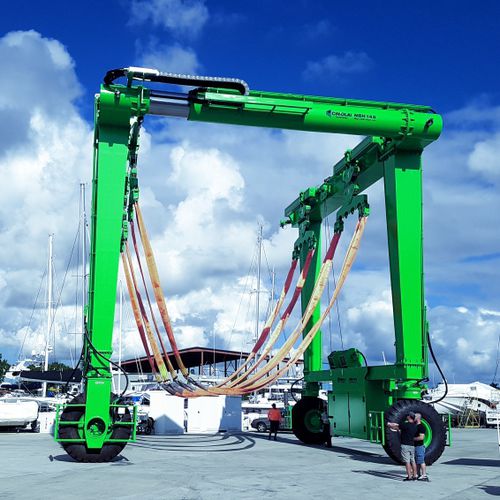 Remotely controlled travel lift - MBH 145 telescopic - CIMOLAI TECHNOLOGY SPA - with adjustable crossbeam