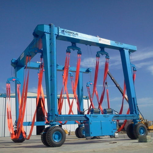Remotely controlled travel lift - MBH 260 - CIMOLAI TECHNOLOGY SPA - all-wheel steering