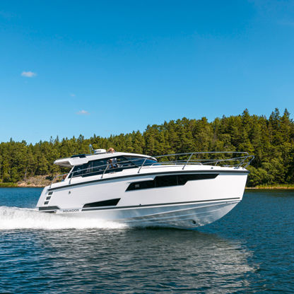 Sterndrive express cruiser - 300 HT - Aquador - diesel / twin-engine / hard-top