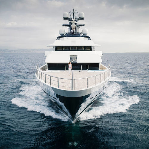 Cruising mega-yacht - DRAAK - Oceanco - raised pilothouse / with swimming pool / with helideck