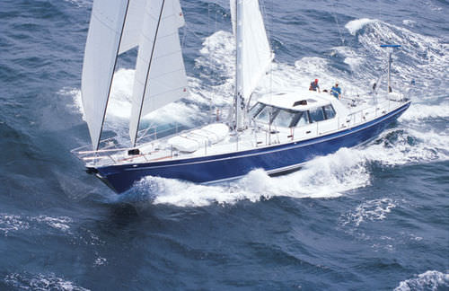 Cruising sailing yacht - Maya - McMullen & Wing - with center cockpit / aluminum