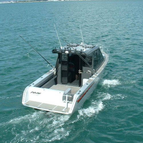 Inboard cabin cruiser - Cobra 750 - AMF Boat Company - hard-top / with enclosed cockpit / sport-fishing