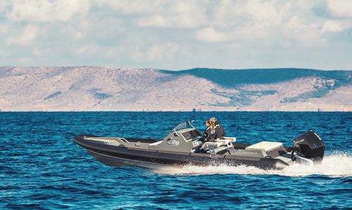 Outboard inflatable boat - 28 BULLET - Goldfish - rigid / center console / open