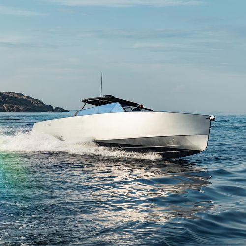 Inboard express cruiser - 40 Ocean - Goldfish - open / dual-console / sport-fishing
