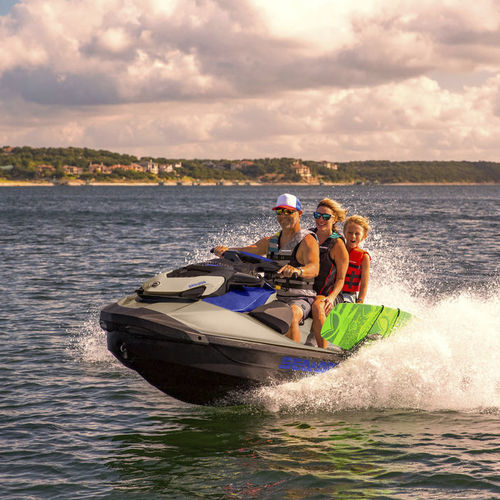 Seated jet-ski - WAKE 170 - Sea-doo - three-seater / 170 hp