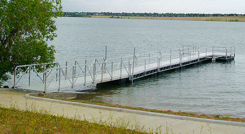 Dock gangway - Hewitt Boats Lifts and Docks - aluminum / with handrails